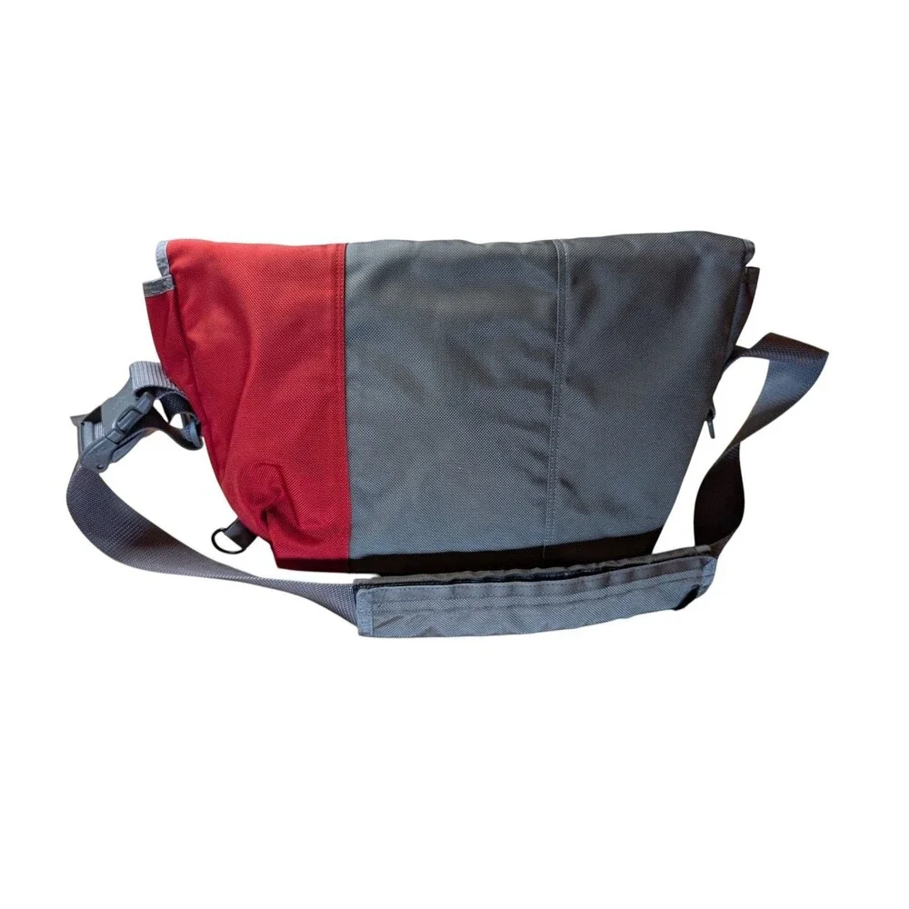 Timbuk2 Classic Messenger Laptop Bag Medium Gray Red Crossbody Waterproof